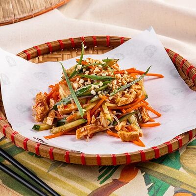 Салат с фунчозой в Нам Фо по цене 550 ₽