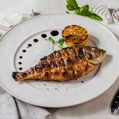 Дорадо на мангале в Шеф-Рояль по цене 1390 ₽