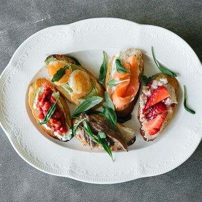 Ассорти брускетт в Semplice Secondfloor по цене 560 ₽