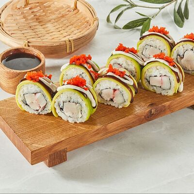 Авокадо кранч маки в CHAKRA SUSHI по цене 1059 ₽