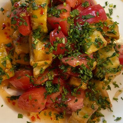 Салат с хрустящими баклажанами в Veranda Shaffran Шафран по цене 500 ₽