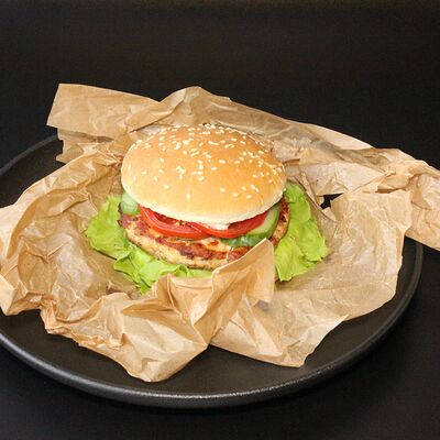 Гамбургер с куриной котлетой в Оsaka по цене 425 ₽