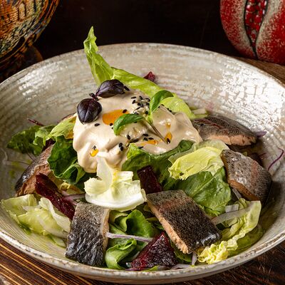 Салат с форелью в Rezzo по цене 790 ₽