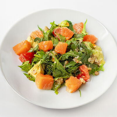 Салат с форелью и авокадо в Ava bistro по цене 990 ₽