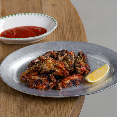 Куриные крылья, чили, орегано в Saray по цене 1050 ₽