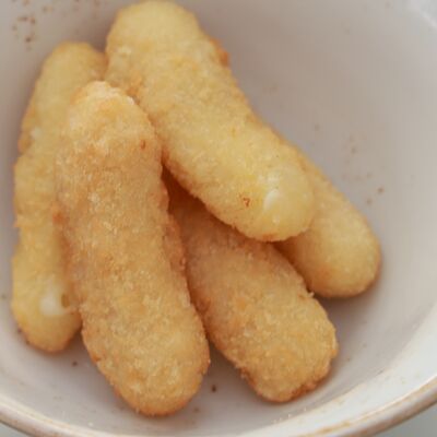 Жареный сыр с соусом сладкий чили в VERANDA BAR по цене 420 ₽