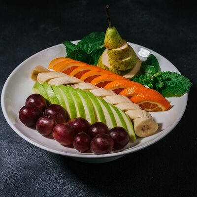 Фруктовая тарелка в PANORAMA по цене 690 ₽