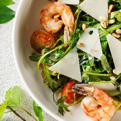 Руккола с креветками и авокадо в Романов парк по цене 980 ₽