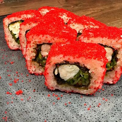 Калифорния с креветкой в Sashimi по цене 470 ₽