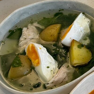 Суп из шпината с яйцом и бейби картофелем в CuPPcake по цене 432 ₽