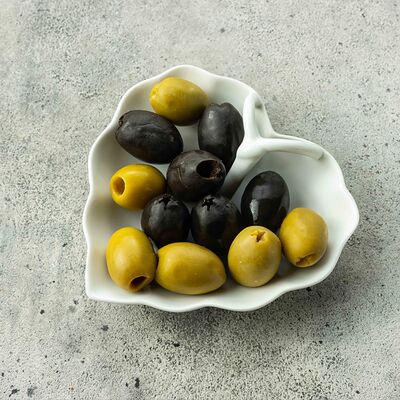 Маслины в Кафе Хинкальная Маро по цене 350 ₽