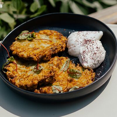 Оладьи из цукини с сырным муссом в Renoir coffee по цене 460 ₽