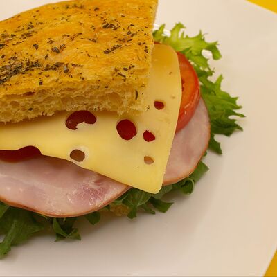 Ветчина сыр в Dobro coffee microroasters по цене 280 ₽