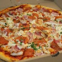 Четыре мяса в Angry Pizza