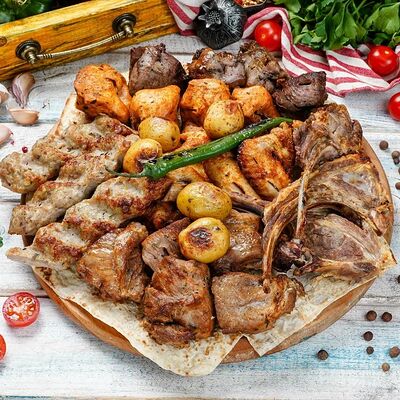 Ассорти мяса №3 на мангале в Ананури по цене 10900 ₽
