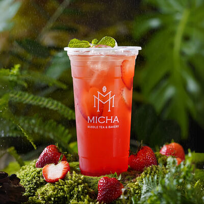 Клубничный чай (без тапиоки) в Micha Bubble Tea & Bakery по цене 489 ₽
