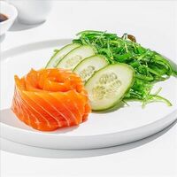Сашими с лососем в SeabasSushi