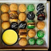 Бокс с миньонами (21 шт.) в Burger Heroes