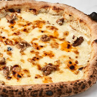 Пицца четыре сыра в Mojo