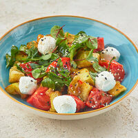 Салат с хрустящим баклажаном и творожным сыром в Ели-Пили