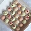 Набор пирожных в белом шоколаде с сухоцветами Pink XL в Marys Cakes по цене 3390