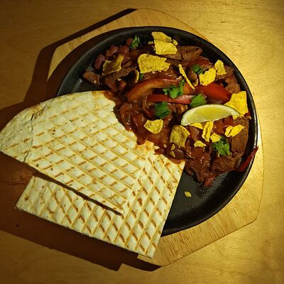 Фахитос с говядинойв Co.mein по цене 760 ₽