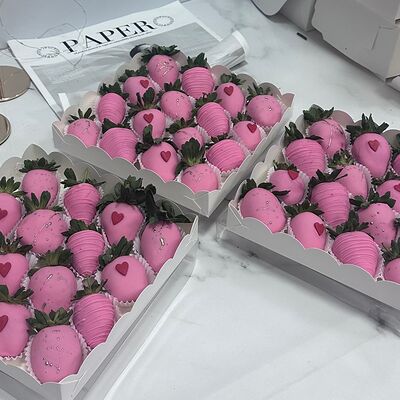 Большой сет из клубники в шоколаде в Любовь есть по цене 8500 ₽