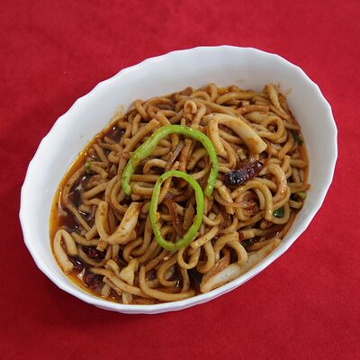 Кальмар с тмином и лапшой в Китайская столовая по цене 599 ₽