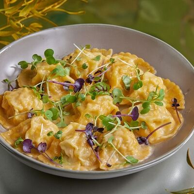 Пельмени с морским гребешком и лососем в Turandot по цене 2400 ₽