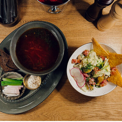 Царь-борщ и Баварский салат в Фабрика по цене 1050 ₽