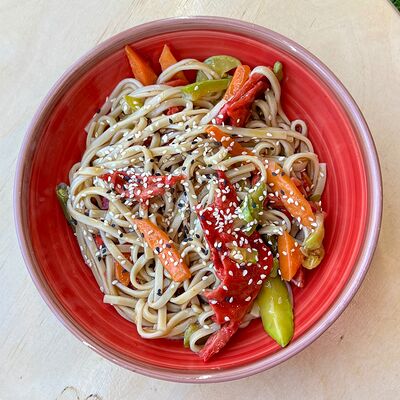 Удон с сейтаном в Vegan Pyramid по цене 300 ₽