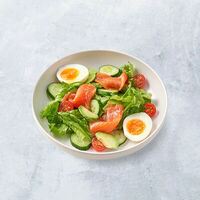 Салат с форелью и апельсиновым соусом в Vaffel Норвежские вафли