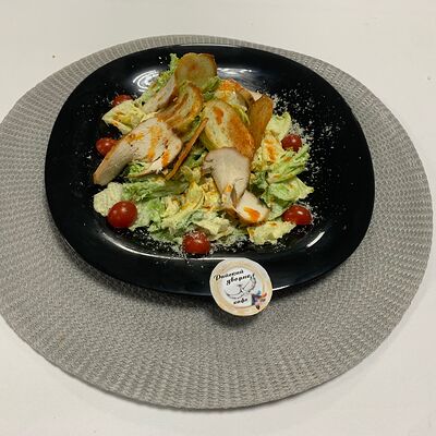 Цезарь с курицейв Райский дворик по цене 520 ₽