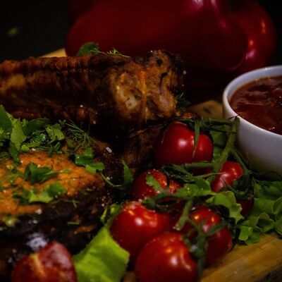 Рёбра свиныев Огонёк по цене 1800 ₽