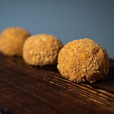 Пирожное Муравейник с медом и орешками в ТРУФ кондитерский цех по цене 160 ₽