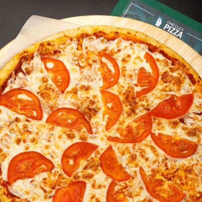 Пицца Маргарита 33см в One Click Pizza по цене 549 ₽