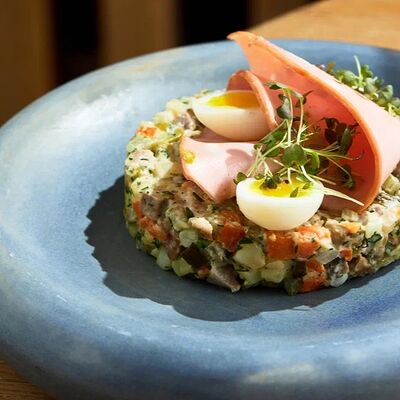 Оливье с говяжьим языком в AGATA по цене 690 ₽