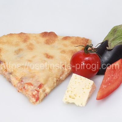 Осетинский пирог с баклажанами, помидорами, болгарским перцем и сыром в Осетинские пироги Виктория по цене 800 ₽