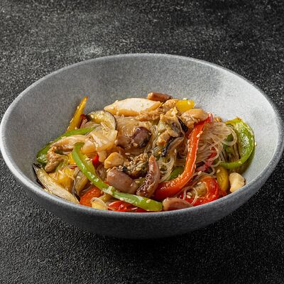 Фунчоза с морским коктейлем в Роллофф по цене 499 ₽