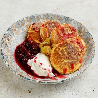 Домашние оладушки с вишневым вареньем в Pizza House по цене 210 ₽