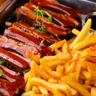 Свиные рёбра с картофелем Фри в American BBQ по цене 59 р.