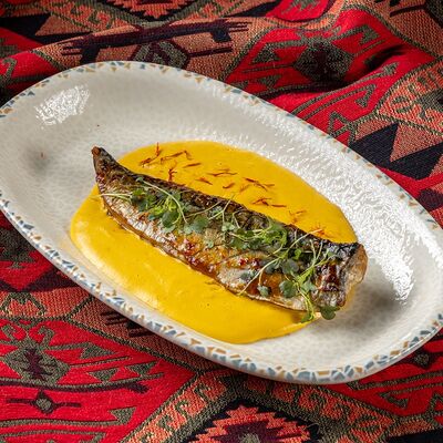 Скумбрия с топинамбуром в Хмели & Сунели по цене 860 ₽