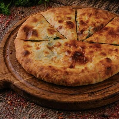 Пирог со шпинатом и зеленым луком Пхлована в Мамули по цене 790 ₽