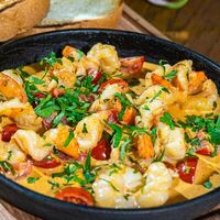 Креветки в соусе том ям в Eva bistro