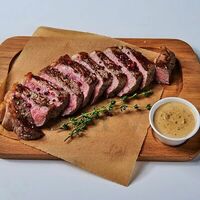 Стейк Стирплойн с перечным соусом в Не только макароны
