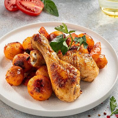 Картофель бейби с морковью и куриной голенью в Магбургер & Братья Караваевы по цене 239