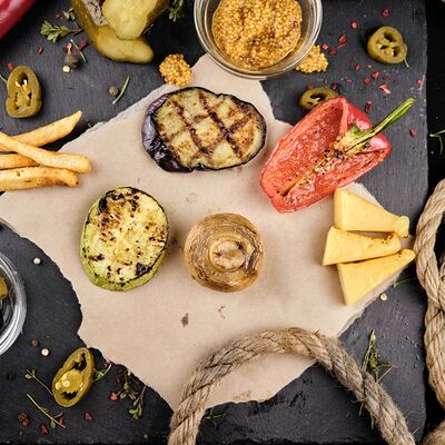 Дюнер с овощами на гриле в Duner на углях по цене 520 ₽