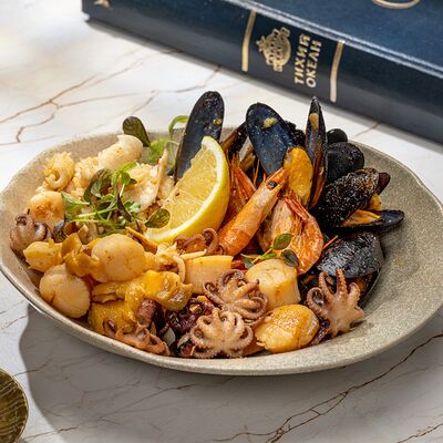 Ассорти из морепродуктов в Семь футов по цене 1900 ₽