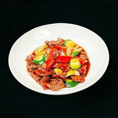 Баранина в устричном соусе в Mr. Lee по цене 2600 ₽