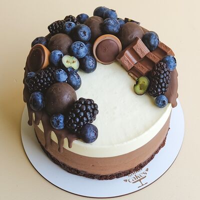 Торт Три шоколада в Co'Zona по цене 4700 ₽